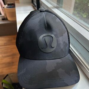 Black men’s lulu lemon hat